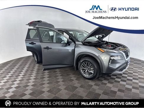 Used 2023 Nissan Rogue S image 14