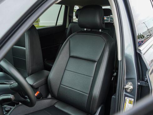 Used 2020 Volkswagen Tiguan SE AWD/4WD image 16