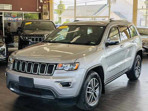 Used 2020 Jeep Grand Cherokee Limited AWD/4WD image 17