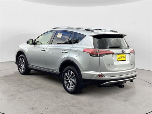 Used 2016 Toyota RAV4 XLE image 3