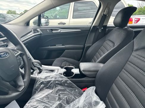 Used 2014 Ford Fusion SE FWD image 31