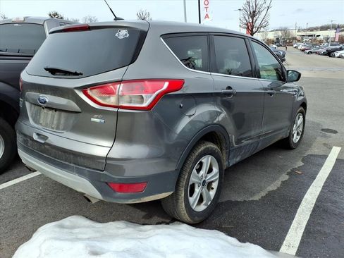 Used 2014 Ford Escape SE image 2