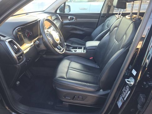 Used 2022 Kia Sorento S FWD image 8