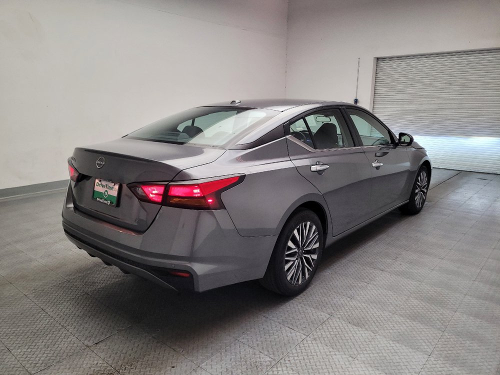 Used 2025 Nissan Altima 2.5 SV FWD image 9