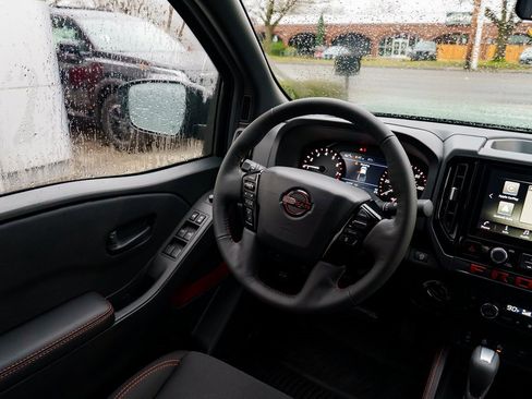 New 2026 Nissan Frontier PRO-4X w/ Pro-4x Convenience Package image 11