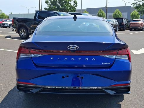 Certified 2023 Hyundai Elantra Limited FWD image 5