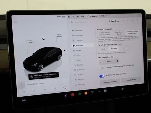 Used 2023 Tesla Model 3 Standard Range image 31