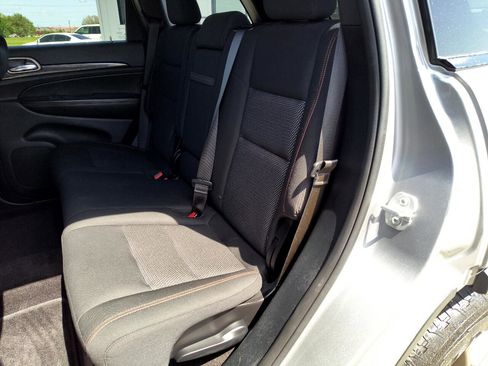 Used 2016 Jeep Grand Cherokee Laredo 75th Anniversary image 27