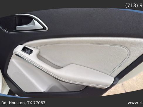 Used 2015 Mercedes-Benz GLA 250 4MATIC image 31