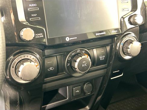 Used 2022 Toyota 4Runner TRD Off-Road Premium image 14