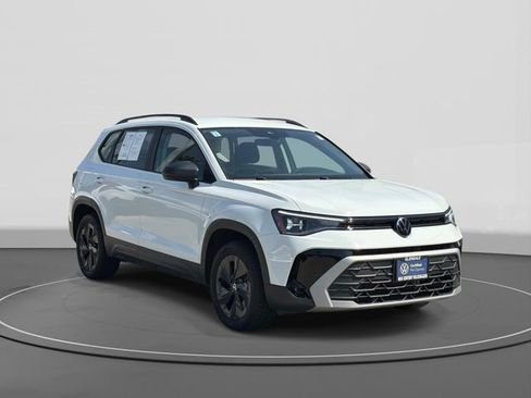 Used 2025 Volkswagen Taos S FWD image 1