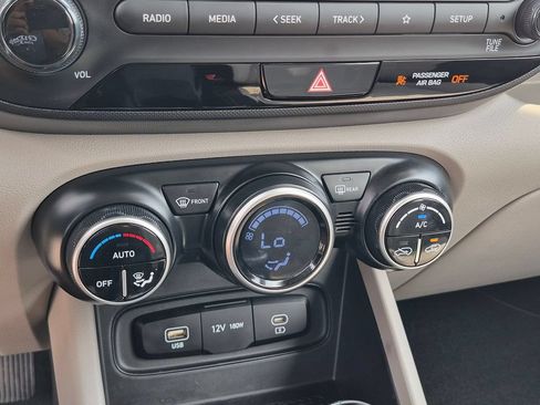 Certified 2023 Hyundai Venue SEL FWD image 23