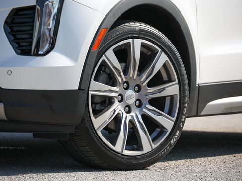 Used 2022 Cadillac XT4 Premium Luxury AWD/4WD image 9