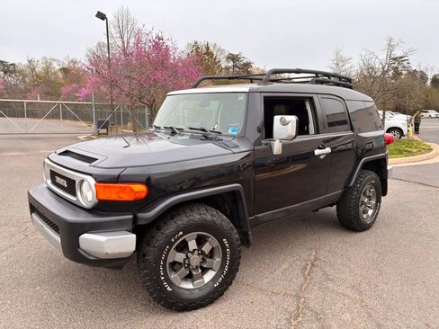 Used 2007 Toyota FJ Cruiser 4WD image 2
