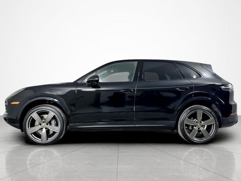 Used 2023 Porsche Cayenne S image 2