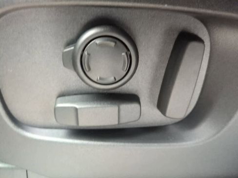 New 2026 Land Rover Discovery Limited Edition image 17