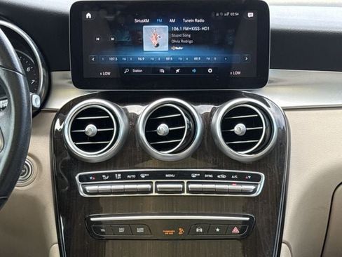 Used 2021 Mercedes-Benz GLC 300 w/ Premium Package image 16