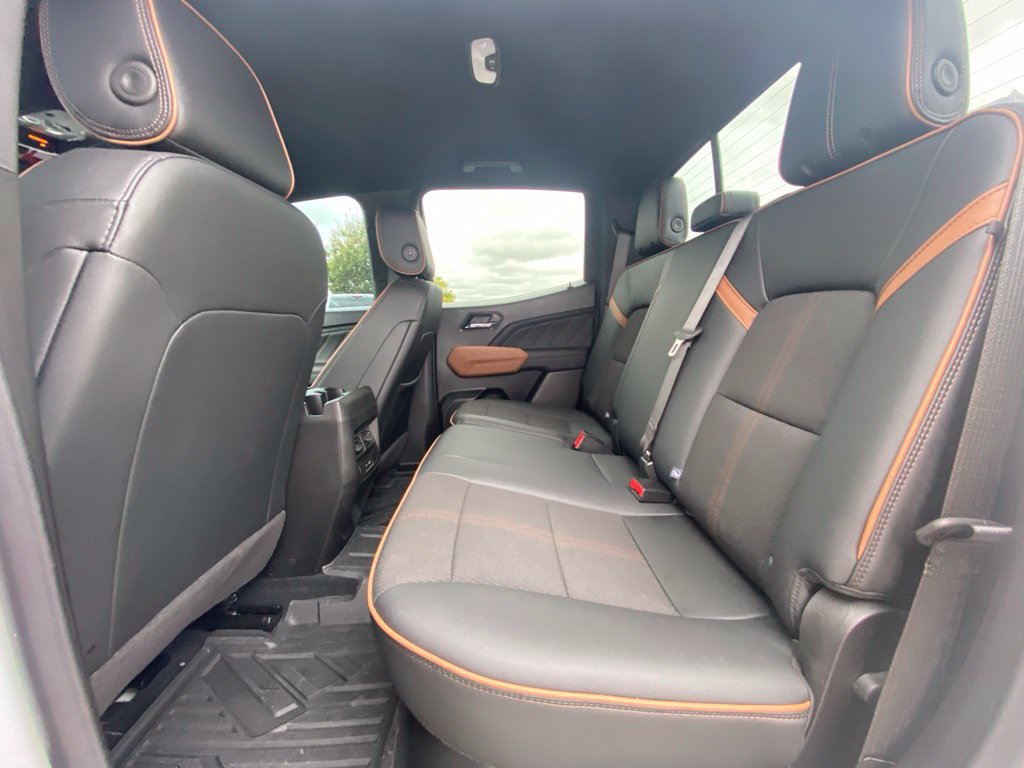 Used 2025 GMC Canyon AT4 AWD/4WD image 27