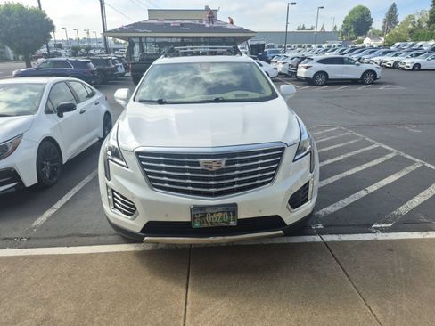Used 2017 Cadillac XT5 Platinum w/ Driver Assist Package AWD/4WD image 14