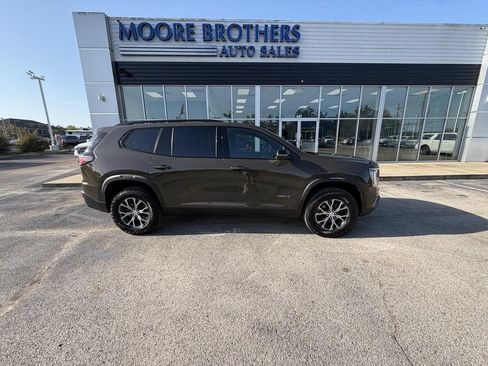 Used 2024 GMC Acadia AT4 w/ Luxury Package AWD/4WD image 1