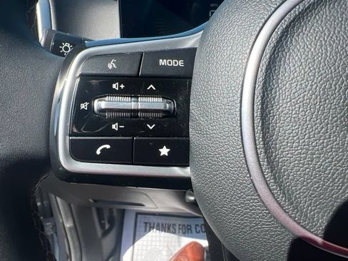 Used 2025 Kia Sorento EX w/ Panoramic Sunroof Package FWD image 14