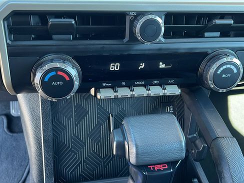 Used 2024 Toyota Tacoma TRD Off-Road AWD/4WD image 21