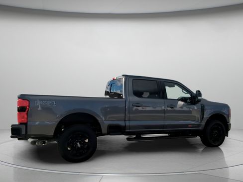 New 2026 Ford F250 Lariat w/ Black Appearance Package image 32