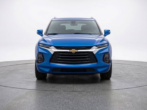 Used 2025 Chevrolet Blazer LT image 2