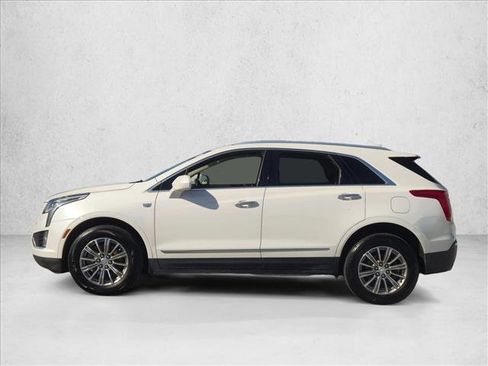 Used 2017 Cadillac XT5 Luxury w/ Driver Awareness Package image 9