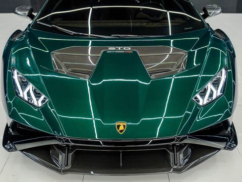 Used 2023 Lamborghini Huracan STO image 21