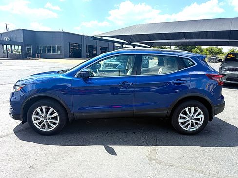 Used 2021 Nissan Rogue Sport SV FWD image 3