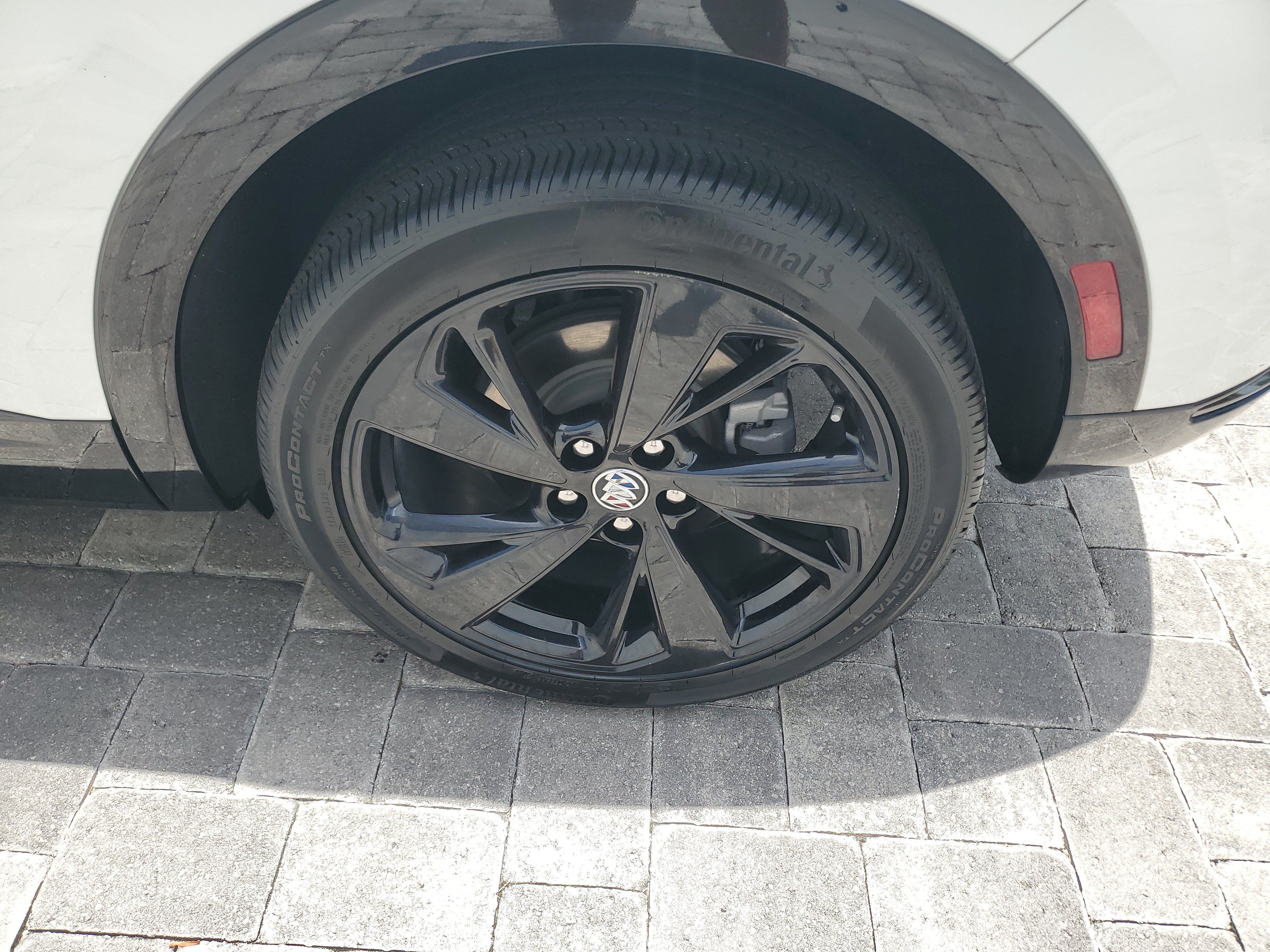 Used 2023 Buick Envision Essence w/ Technology Package I FWD image 7