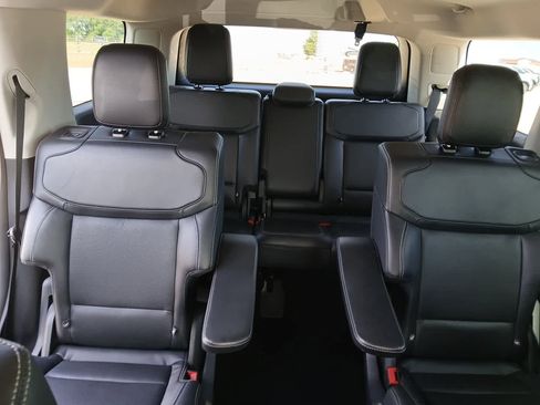 Used 2025 Ford Expedition Platinum AWD/4WD image 63