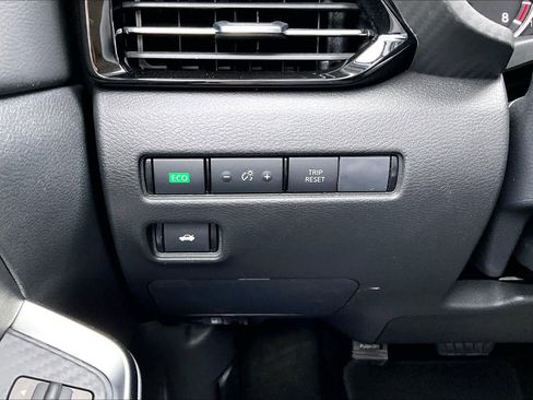 Used 2025 Nissan Sentra SR image 31