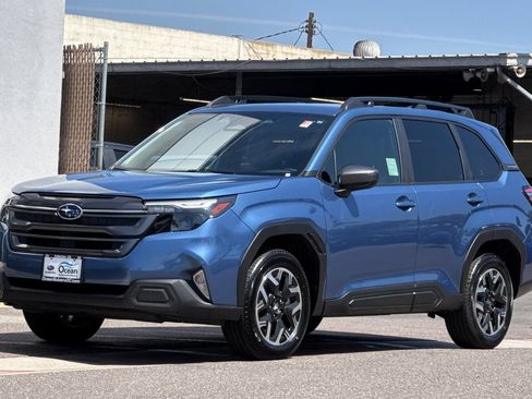 Used 2025 Subaru Forester Premium AWD/4WD image 12