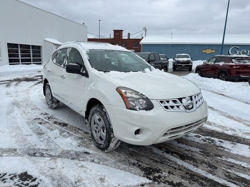 Used 2015 Nissan Rogue S w/ Convenience Package image 1