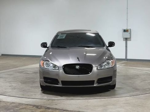 Used 2011 Jaguar XF Premium RWD image 3