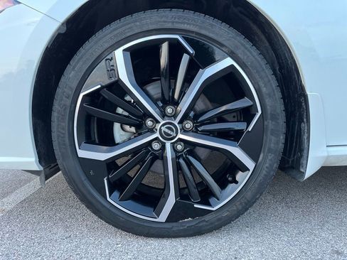 Used 2023 Nissan Altima 2.5 SR FWD image 12