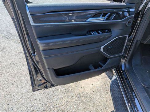 Certified 2024 Jeep Wagoneer 4WD image 10