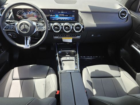 New 2025 Mercedes-Benz GLA 250 image 12