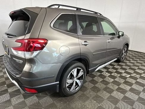 Used 2019 Subaru Forester Touring AWD/4WD image 2
