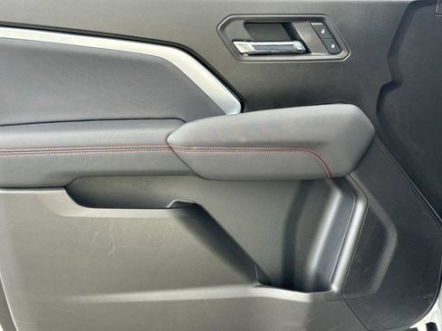 Used 2023 Chevrolet Colorado Z71 w/ Z71 Convenience Package 2 image 16