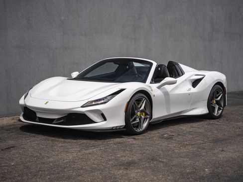 Certified 2021 Ferrari F8 Tributo RWD image 1
