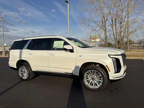 New 2026 Cadillac Escalade Luxury image 4