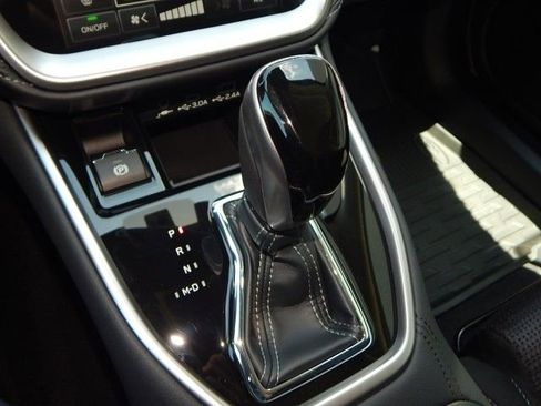 Used 2025 Subaru Outback Premium w/ Popular Package #1A AWD/4WD image 20