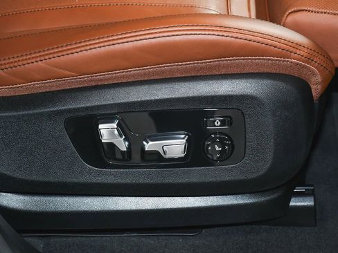 Used 2026 BMW X7 M60i AWD/4WD image 68