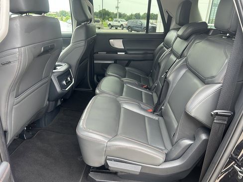 Used 2025 Ford Expedition Max Active AWD/4WD image 17