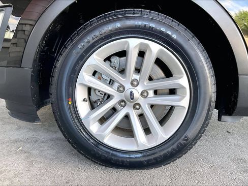 Used 2016 Ford Explorer XLT w/ Equipment Group 202A FWD image 26