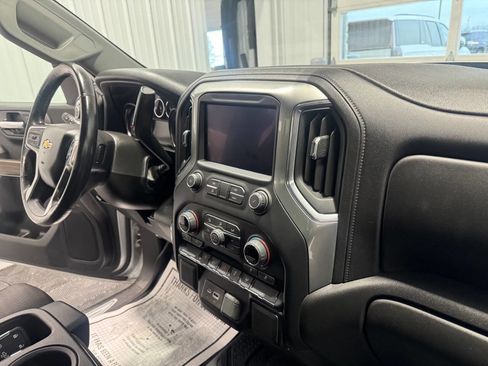 Used 2021 Chevrolet Silverado 1500 LT image 21