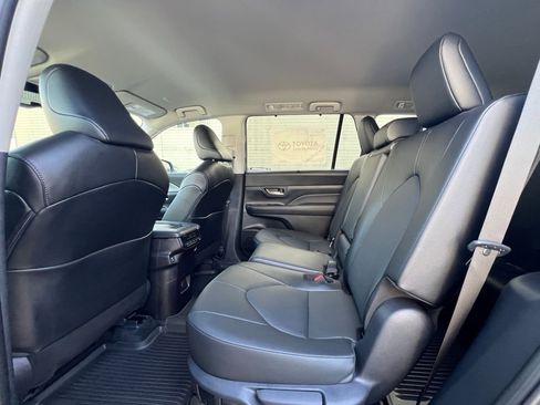New 2026 Toyota Grand Highlander AWD Hybrid image 17